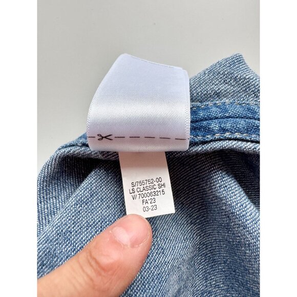 BANANA REPUBLIC Reigh Classic Denim Shirt Medium Blue Button Up Blouse, Size S - Picture 12 of 13